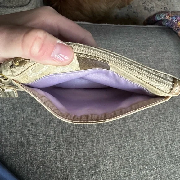 Vintage Y2K Gold Coach Wristlet - Picture 8 of 10